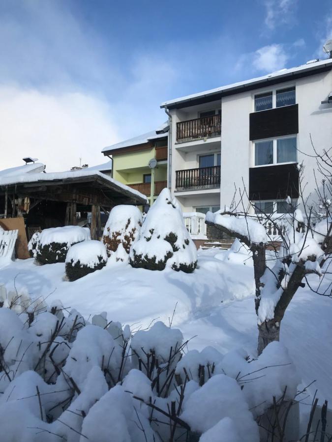 Nová LesnáHousing Hellaアパートメント エクステリア 写真
